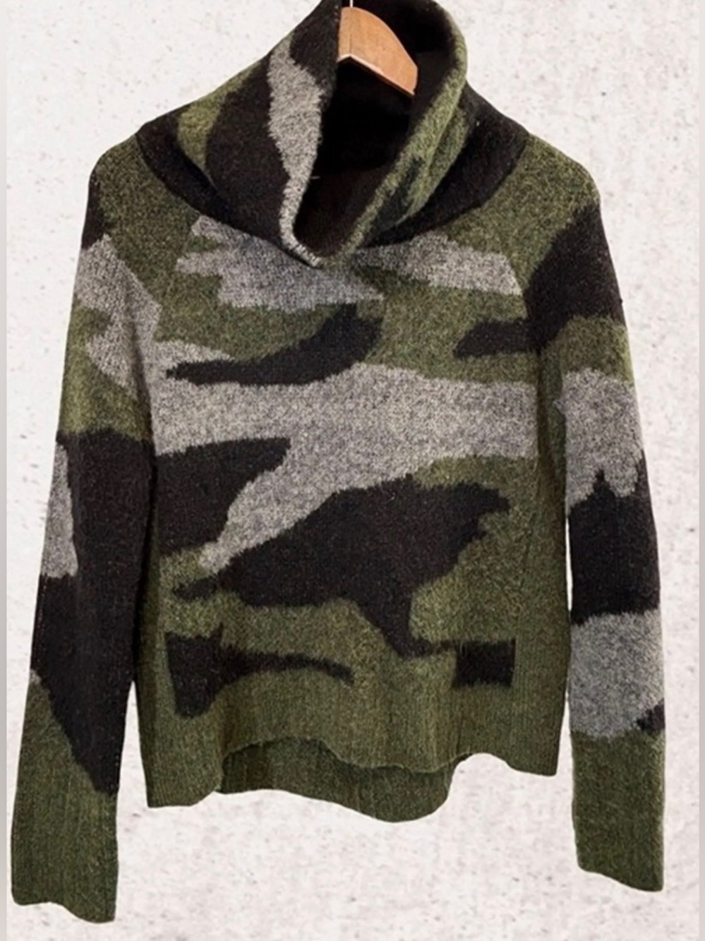 Aqua Cashmere Turtleneck Camo Sweater Size XS